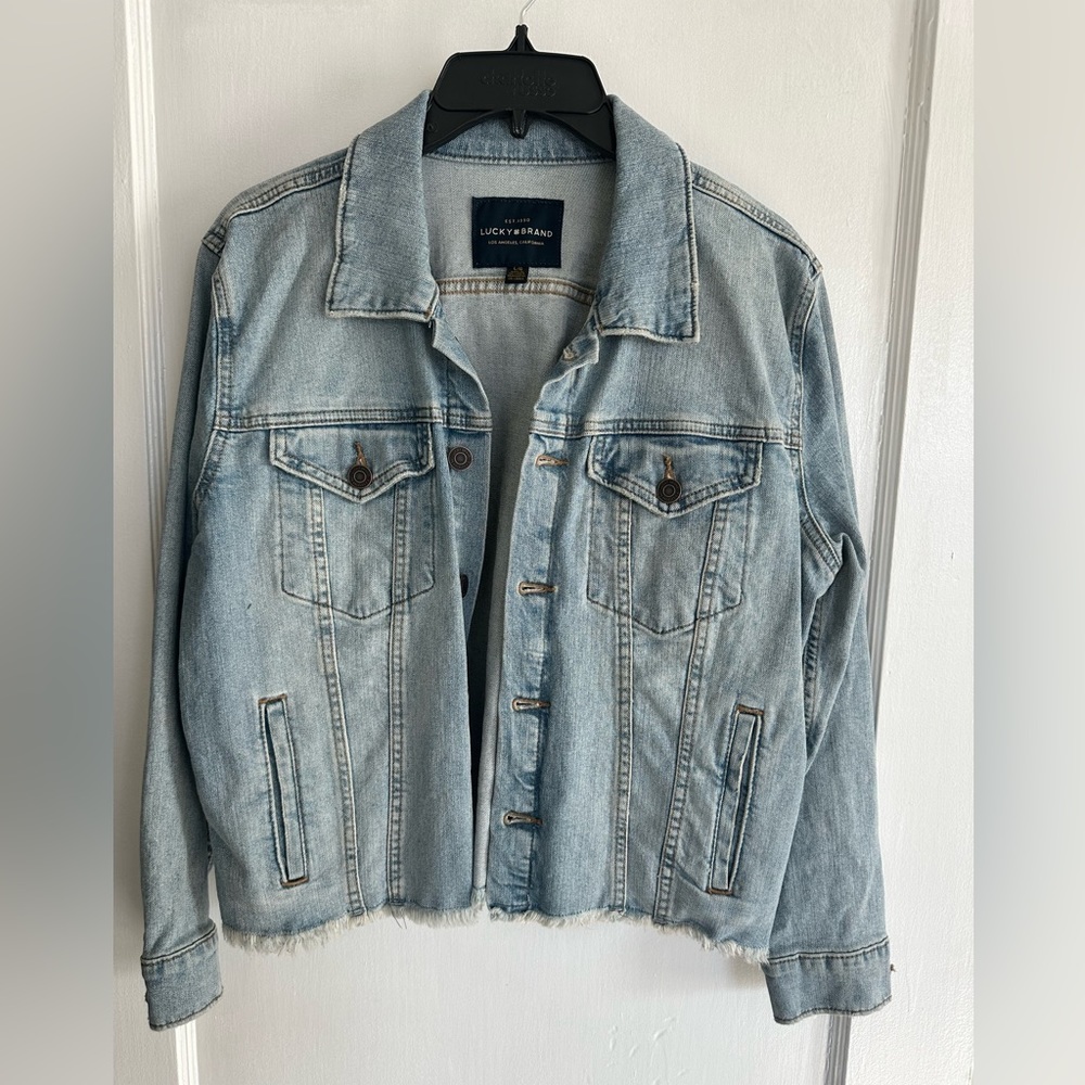 Lucky Brand The Tomboy Trucker Jean Jacket Size large Excellent Condition‎